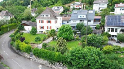 Beeindruckendes Haus auf sehr grossem Grundstück, super Garten und wunderschöner Aussicht