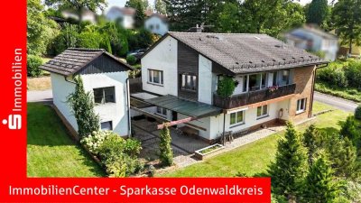 Ruhig, sonnig und mit tollem Ausblick gelegen. 1-Familienhaus mit Garage in Odenwälder Höhenort.