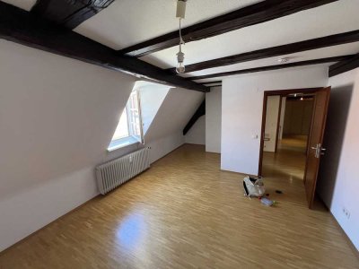 Exklusive 4-Zimmer-Wohnung mit Einbauküche in Karlsruhe