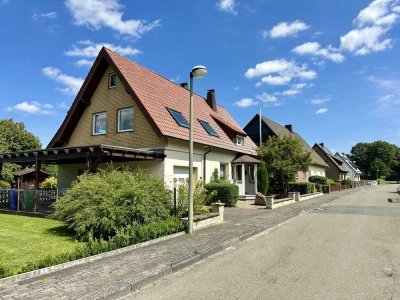 Großes  Familienhaus direkt am Feldrand mit tollem großen Garten und Weitsicht.