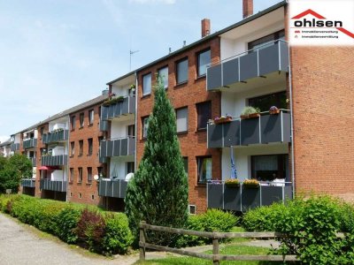 Teilsanierte 2,5 Zimmer Wohnung mit Balkon