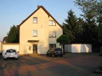 Freundliche 1,5-Zimmer-Souterrain-Wohnung mit Terrasse in Troisdorf