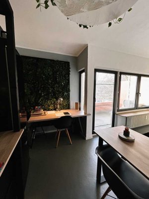 Singlewohnung!! Top renoviert mit Sonnenbalkon und Wohnküche!