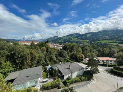 Provisionsfreie, helle 4 - Zimmer Wohnung mit Sauna, Dachterrasse und Tiefgaragenabstellplatz