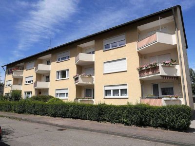 In Erbpacht: Großzügige und gut geschnittene 4,5-Zimmer-ETW mit 3 Balkonen, Ettlingen im Ferning