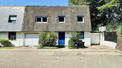 **Wohnen in Sackgassenendlage: Modernes Einfamilienhaus mit Galerie, Kamin und Garten**