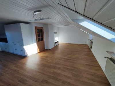 Moderne 3-Zimmer-Dachgeschosswohnung in Neuenstein