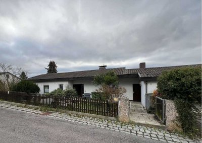 Großzügiges Einfamilienhaus mit toller Aussicht in Schwandorf-Weinberg