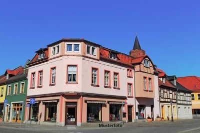 Wohn-/Geschäftshaus, 3-Familienhaus, 2 Garagen