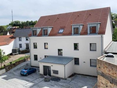 Hochwertige Wohnung mit Südbalkon  -  Im Herzen von Klingenmünster und doch sehr ruhig