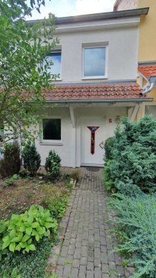 Ansprechendes Reihenmittelhaus mit eigenem Garten in Elliehausen