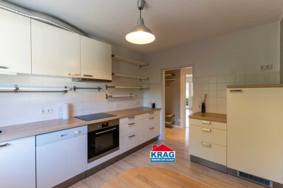 ++ KRAG Immobilien ++ am Waldrand: moderne Einbauküche und Bad, Balkon, Stellplatz, Keller ++