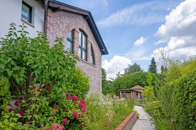 Exklusives freistehendes Einfamilienhaus / Villa in  Essen, direkt am Kulturdenkmal Villa-Hügel