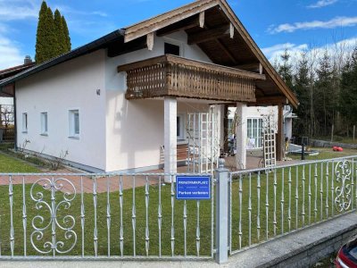 Viel Platz auch für 2 Familien in freistehenden Haus in guter Lage