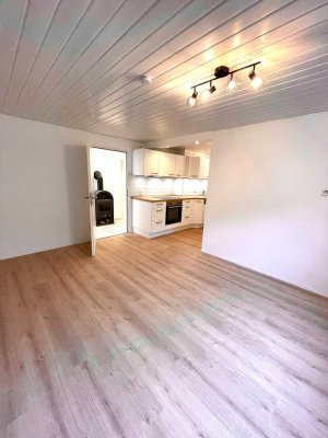 Vollständig renovierte 2-Zimmer-Wohnung mit Terrasse und neuer Einbauküche in Baindt