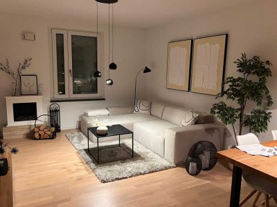 Exklusive 2-Zimmer-Wohnung mit gehobener Innenausstattung mit Balkon und EBK in München Neuhausen