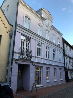 Modernisierte 2,5-Zimmer Wohnung in der Altstadt  (unmittelbare Nähe zum Fischmarkt)