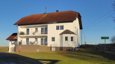 Großzügiges Zweifamilienhaus in idyllischer Lage