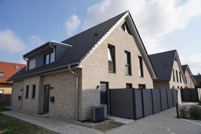 * Moderne Doppelhaushälfte in Dollbergen * - energieeffizient & hochwertig ausgestattetes Mietobjekt