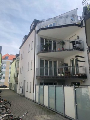 Stilvolle 2-Raum-Wohnung mit Balkon und Einbauküche in der Altstadt von Ingolstadt