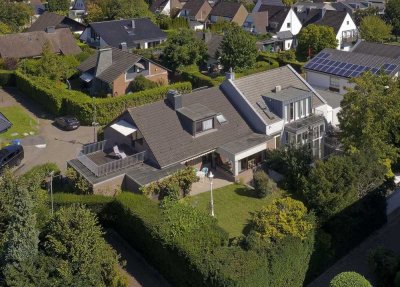 Einfamilienhaus mit Einliegerwohnung in guter Lage in Kaarst