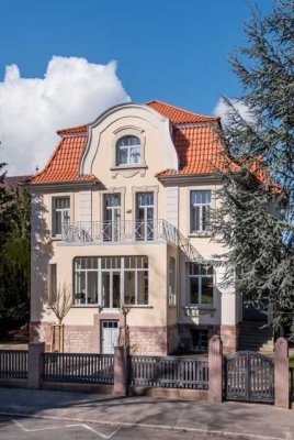 Ostviertel : Stilvolle 5-Zimmer-Wohnung mit Balkon in Göttingen