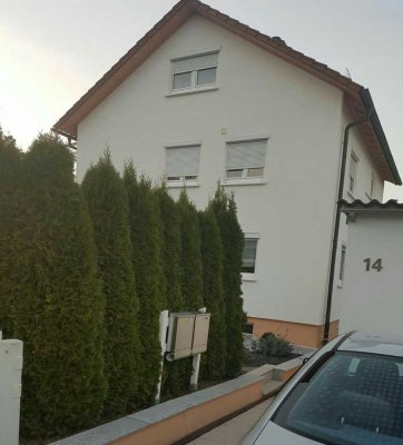 4-Zimmer- Etagenwohnung mit Balkon und Einbauküche in Herrenberg