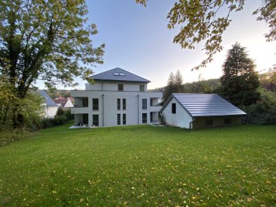 moderne Wohnung im außergewöhnlichen Stadthaus centrums & naturnah