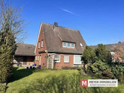 Einfamilienhaus mit herrlichem Gartengrundstück / Bauplatz in Heidkamp (Objekt-Nr. 6488)