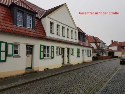 Reihenhaus mit Grundstück, Grillplatz, 2 Schuppen, PKW Stellplatz