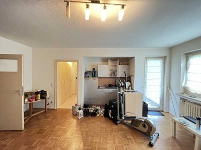 *LEERE 2 ZIMMER WOHNUNG* - DIREKT AM RHEIN IN OBERKASSEL