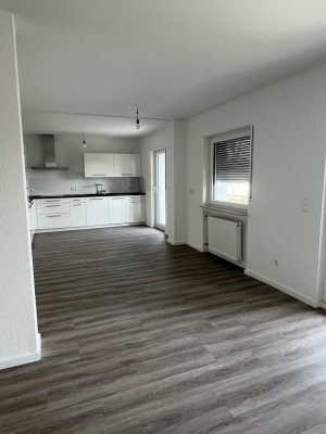 TOP renovierte 3-Zimmer Wohnung mit Balkon und EBK in Walldorf