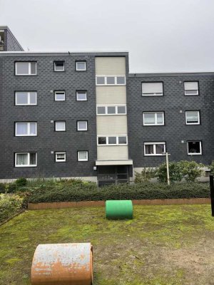 Modernisierte 2-Zimmer-Wohnung mit Balkon und Tiefgaragenplatz