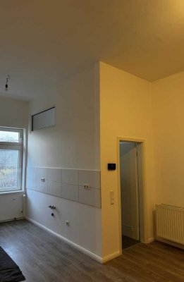 Stilvolle, modernisierte 2-Raum-Wohnung mit geh. Innenausstattung in Berlin Heinersdorf (Weißensee)