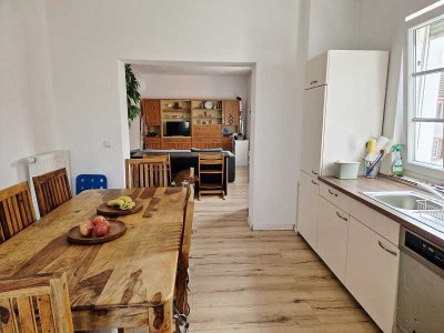 Für Kapitalanleger: Geräumige 3-Zimmer Wohnung mit  Balkon, Vorratsraum und Stellplatz in LD-Arzheim