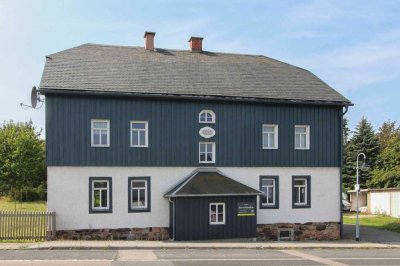 Mehrfamilienhaus mit 3 Wohneinheiten im Erzgebirge, eine Ferienwohnung komplett möbliert