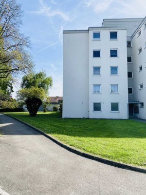 4-Zimmer Wohnung mit Balkon und Einbauküche in Reutlingen wird vor Neubezug noch renoviert!!!