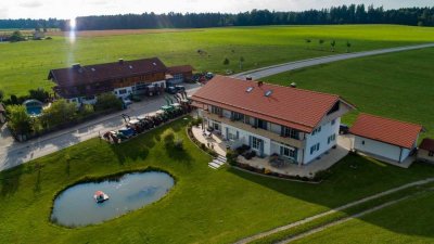 Schöne 5 Zimmer Wohnung mit Terrasse & Balkon in Valley