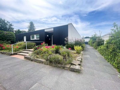 Stilvoller Bungalow mit Atrium und Garage