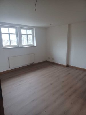 neu renovierte 2-Raum Dachgeschosswohnung