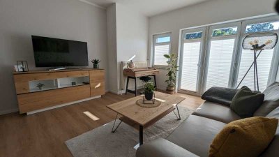 Modernisierte, helle, gemütliche 2 Zimmer Wohnung mit großem Balkon - voll möbliert - Stadtvilla