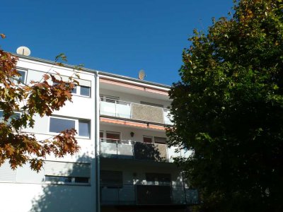 Helle 4 Zimmerwohnung mit sonnigem Balkon