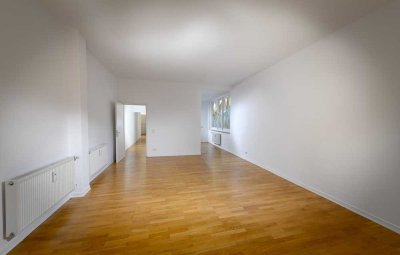 Direkt vom Eigentümer: Renovierter, heller Altbau mit Charme und Wohlfühlcharakter