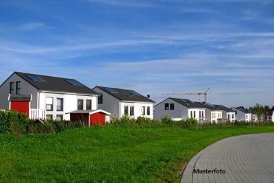 Kapitalanlage + Mehrfamilienhaus mit 3 Wohnungen und Garage +