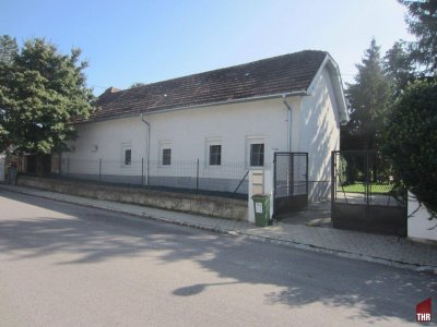 Kleines Haus mit einem Zimmer und einem Kabinett zu mieten!