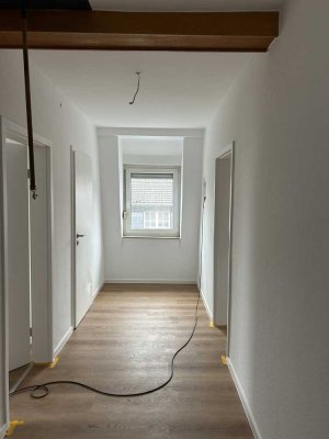 Erstbezug nach Sanierung: helle 2-Zimmer-Wohnung