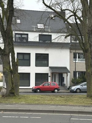 Zu vermieten: 3-Raum-Wohnung mit gehobener Innenausstattung in Troisdorf Zentrum Burg Wissem