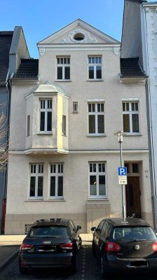 3-Raum-Altbauwohnung mit Terrasse, Hof und Einbauküche in Mönchengladbach, nähe FH