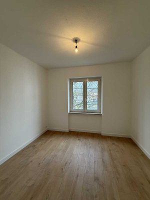 Renovierte 2 Zimmer Wohnung mit Balkon