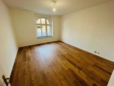 **Besichtigung: Sa.,15.02. um 15:20 Uhr** Terrassen-Whg im Altbau!